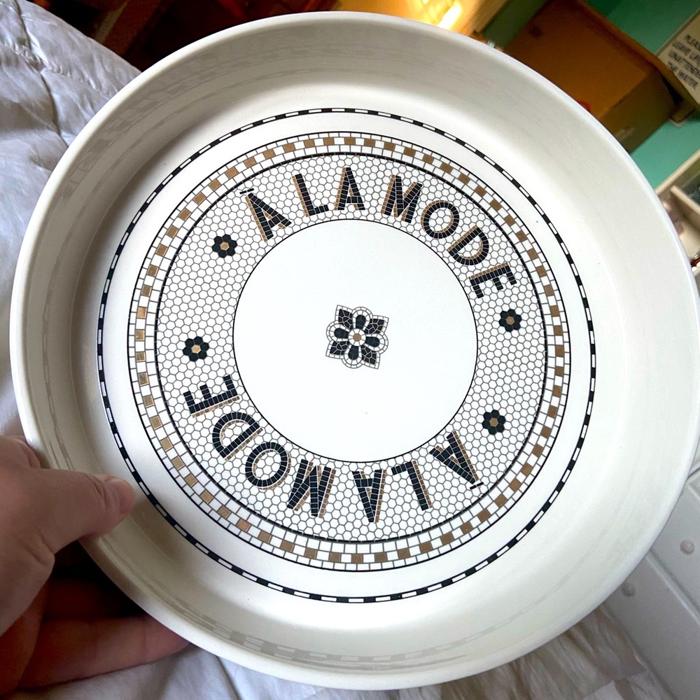 Bistro Tile A La Mode Pie Dish - Anthropologie